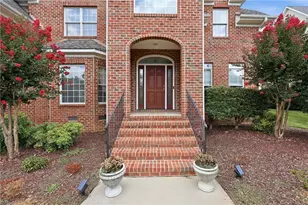 736 Meadowood Dr, Burlington, NC 27215 - Photo 3