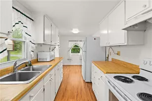 103 Howard St, Pilot Mountain, NC 27041 - Photo 9