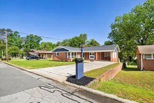 912 Hilltop Blvd, Reidsville, NC 27320 - Photo 3