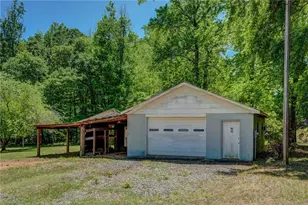 124 Clydes Dr, Reidsville, NC 27320 - Photo 13