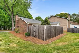 2400 Cottage Pl, Greensboro, NC 27455 - Photo 31