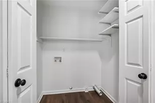 2400 Cottage Pl, Greensboro, NC 27455 - Photo 17
