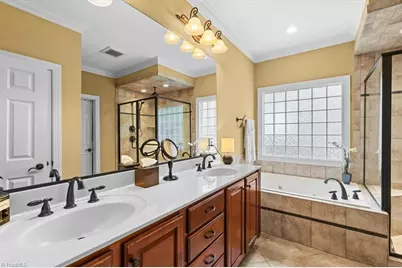 36 Willett Way, Greensboro, NC 27408 - Photo 15