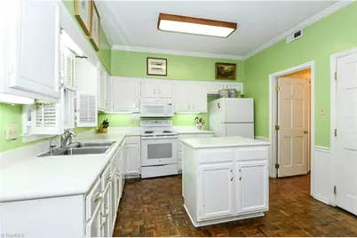 1 Fountain Manor Drive #B, Greensboro, NC 27405 - Photo 11