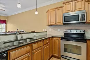 410 Beaumont Cir, Clemmons, NC 27012 - Photo 7