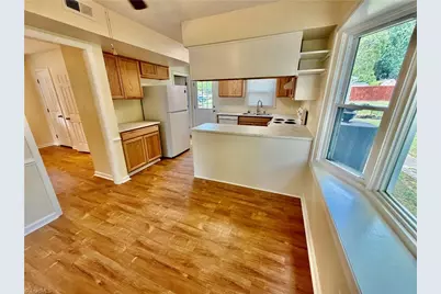 736 Huntington Court, Burlington, NC 27215 - Photo 9