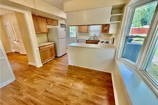 736 Huntington Ct, Burlington, NC 27215 - Photo 9