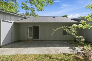 2609 Spring Bridge Cir, Greensboro, NC 27410 - Photo 25