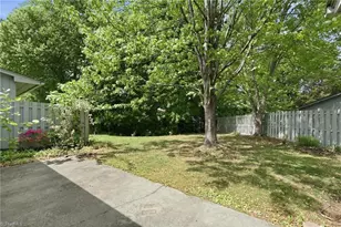 2609 Spring Bridge Cir, Greensboro, NC 27410 - Photo 23