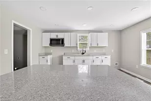 824 Sunset St, Reidsville, NC 27320 - Photo 9