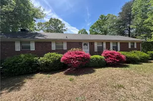 2109 Kivett Dr, Greensboro, NC 27406 - Photo 1