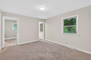 828 Holt Ave, Greensboro, NC 27405 - Photo 15