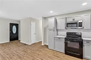 828 Holt Ave, Greensboro, NC 27405 - Photo 11