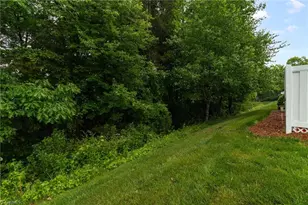 3642 Rock Meadow Cir, High Point, NC 27265 - Photo 27