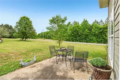 104 Mollie Road, Harmony, NC 28634 - Photo 25