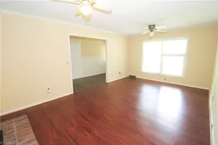 8012 Tam O'Shanter Dr, Greensboro, NC 27409 - Photo 11