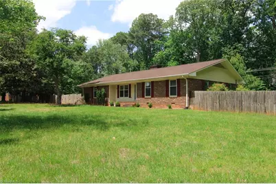8012 Tam Oshanter Drive, Greensboro, NC 27409 - Photo 3