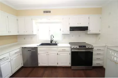 8012 Tam Oshanter Drive, Greensboro, NC 27409 - Photo 13