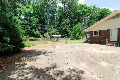 8012 Tam Oshanter Drive, Greensboro, NC 27409 - Photo 29