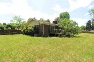 8012 Tam O'Shanter Dr, Greensboro, NC 27409 - Photo 33