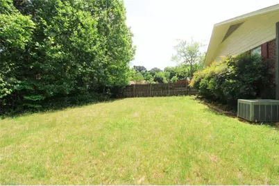 8012 Tam Oshanter Drive, Greensboro, NC 27409 - Photo 31