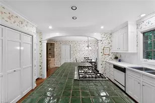 1910 Shirley Dr, Burlington, NC 27215 - Photo 13