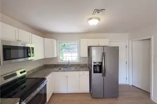 801 Daleview Ct, Greensboro, NC 27406 - Photo 5