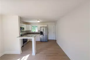 801 Daleview Ct, Greensboro, NC 27406 - Photo 7