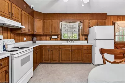2349 Lambert Drive, Asheboro, NC 27205 - Photo 9