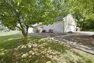 6000 Aaron Pl Ln, Kernersville, NC 27284 - Photo 31