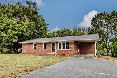 207 E Academy Street, Randleman, NC 27317 - Photo 3