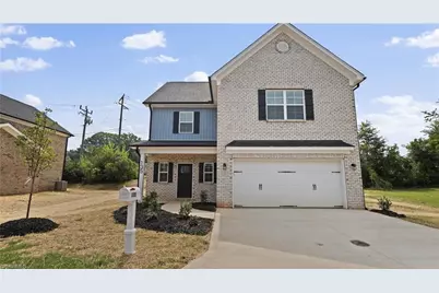 135 Glasmere Court, Winston-Salem, NC 27101 - Photo 1