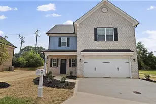135 Glasmere Ct, Winston-Salem, NC 27101 - Photo 1