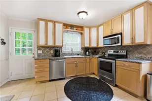 2004 Kello Dr, Greensboro, NC 27455 - Photo 13