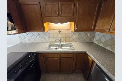 15 Collwood Court, Greensboro, NC 27409 - Photo 3