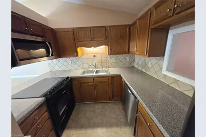 15 Collwood Court, Greensboro, NC 27409 - Photo 5