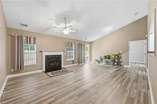 2204 Sweetbay Cir, Burlington, NC 27215 - Photo 3