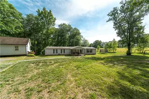 5925 Bob's Lake Rd, Hamptonville, NC 27020 - Photo 3