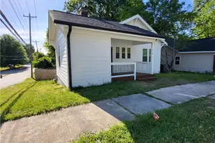 1016 Caldwell St, Greensboro, NC 27406 - Photo 3
