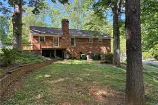 910 Forestglen Dr, Winston-Salem, NC 27103 - Photo 11