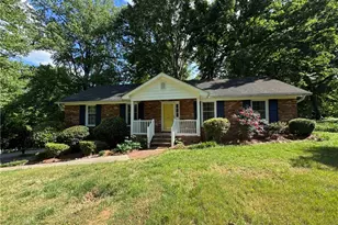 910 Forestglen Dr, Winston-Salem, NC 27103 - Photo 3