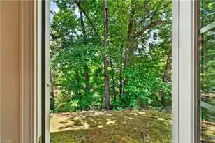 1004 Quinlan Dr, Greensboro, NC 27406 - Photo 13