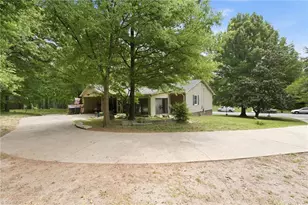2007 Sunnybrook Dr, Burlington, NC 27215 - Photo 43