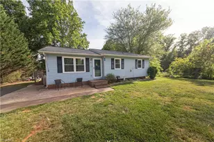402 Williams St, Boonville, NC 27011 - Photo 3