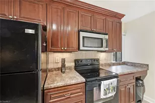 1514 Benjamin Pkwy, Greensboro, NC 27408 - Photo 7
