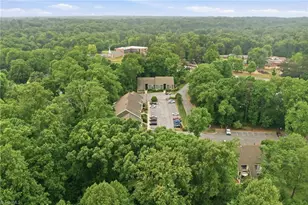 1514 Benjamin Pkwy, Greensboro, NC 27408 - Photo 27