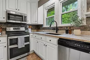 2442 Hoskins Rd, Burlington, NC 27215 - Photo 11