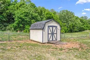 7507 Inglewood Rd, Burlington, NC 27215 - Photo 33