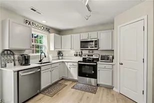 830 Leach Ave, Thomasville, NC 27360 - Photo 13