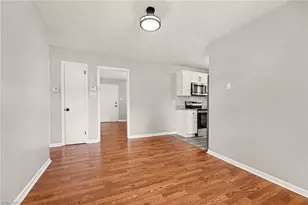 2316 Larkspur Dr, Greensboro, NC 27405 - Photo 9